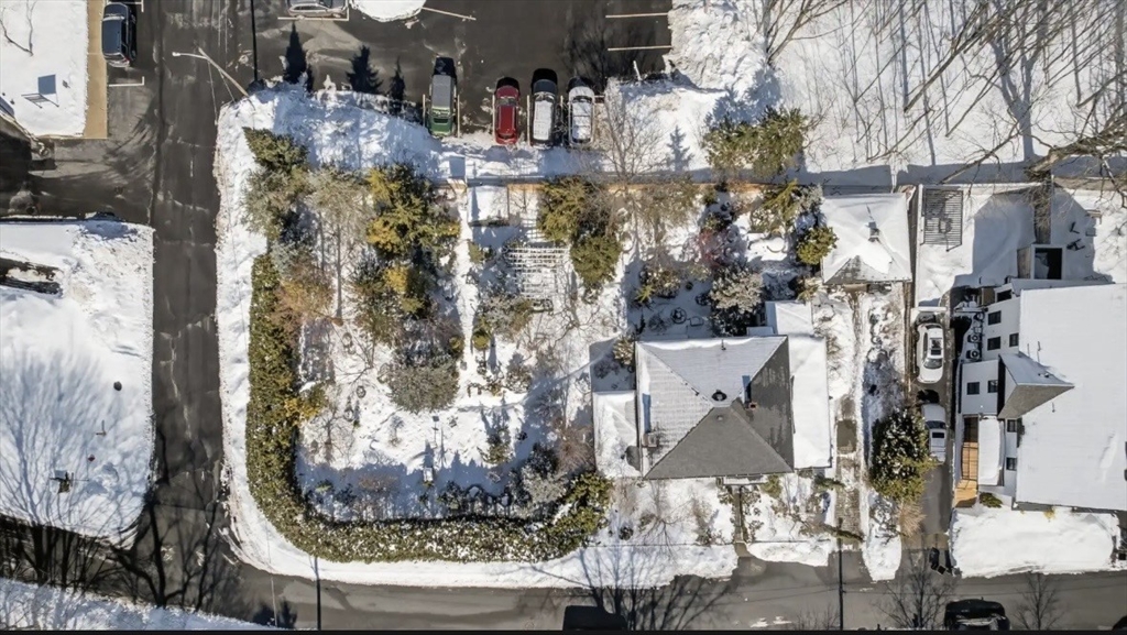 15 Wells Ave