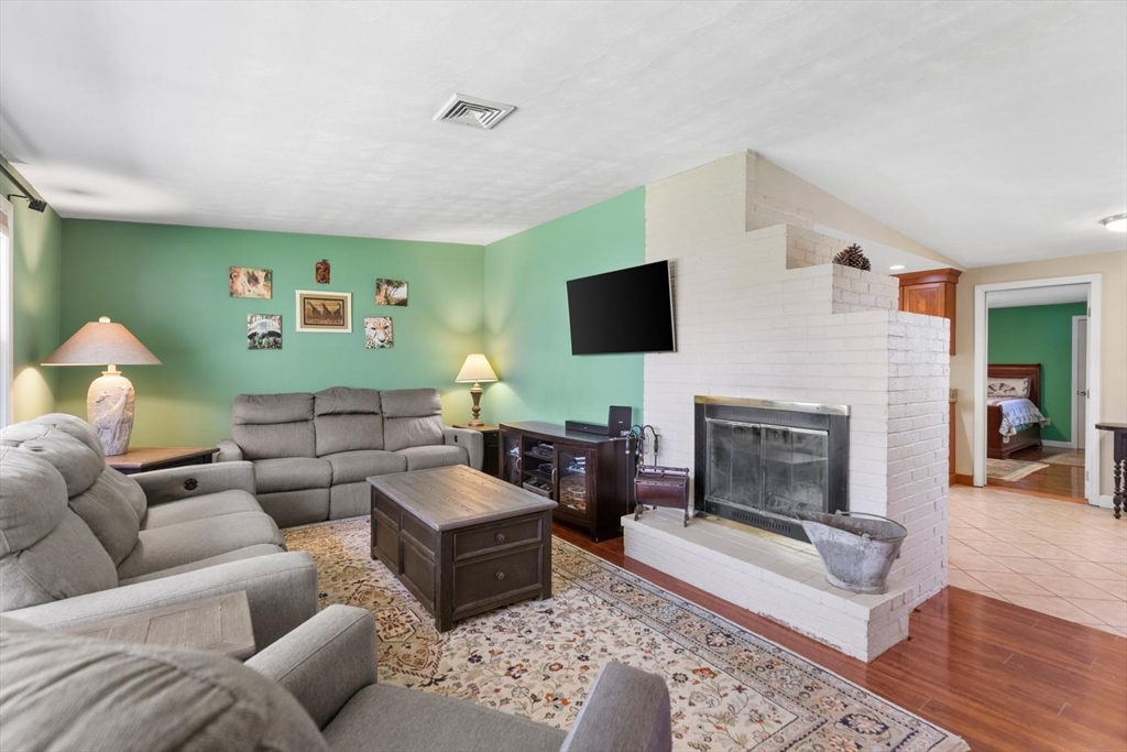 52 Coolidge Rd