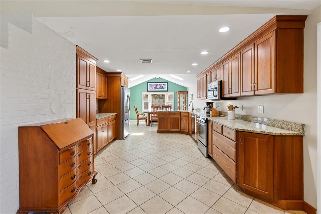 52 Coolidge Rd
