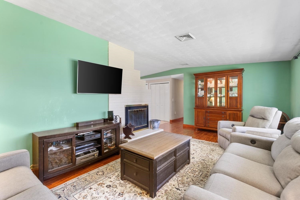 52 Coolidge Rd