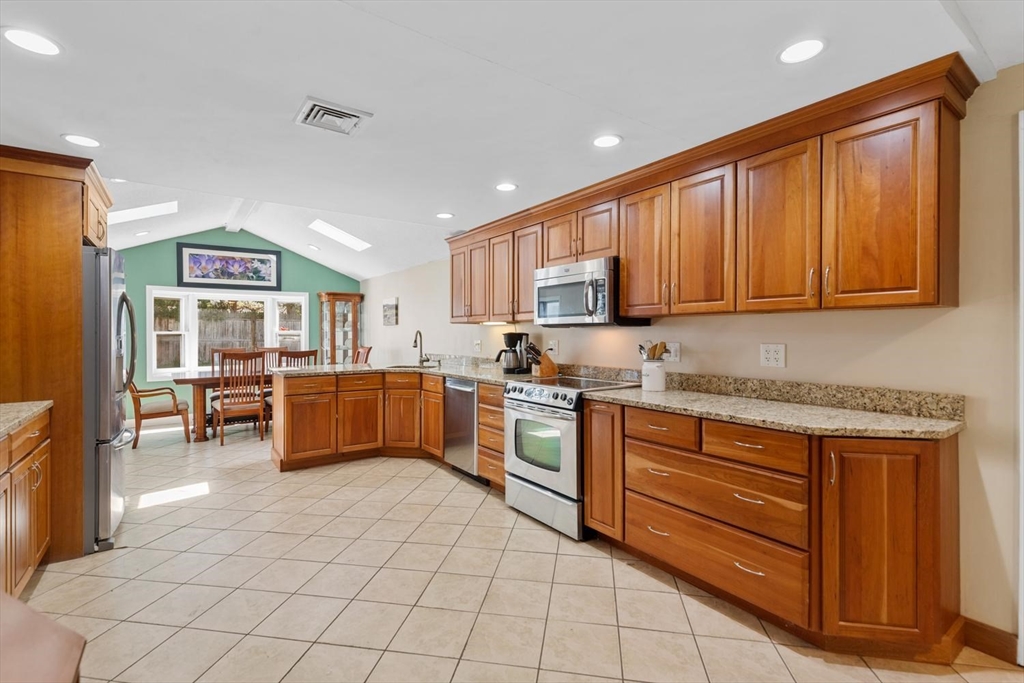52 Coolidge Rd