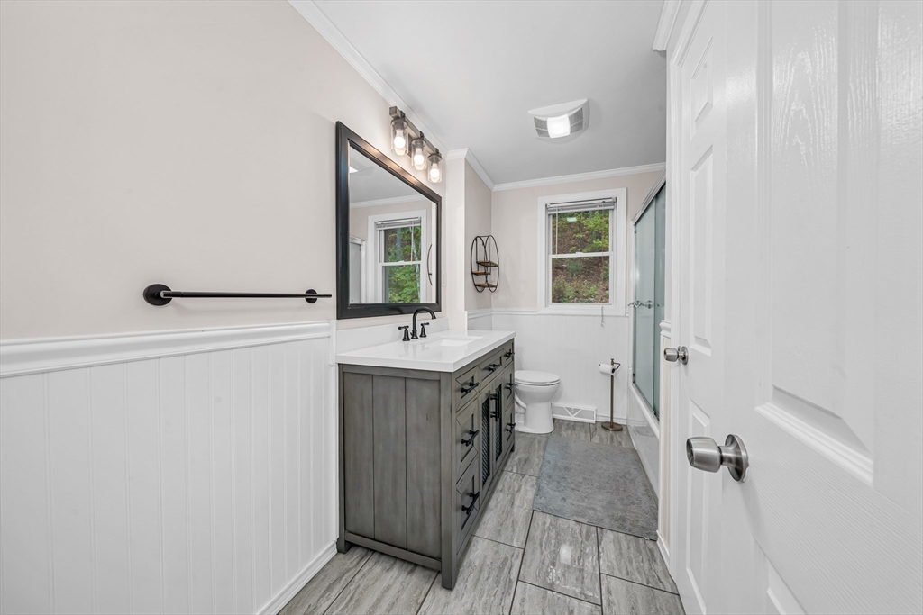 20 Greenlawn Ave