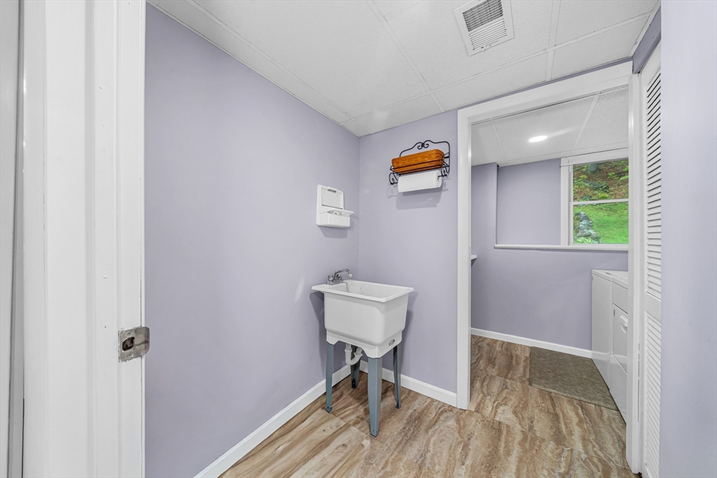 20 Greenlawn Ave