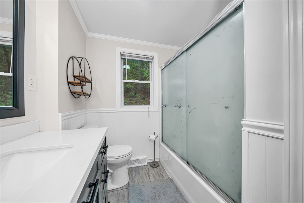 20 Greenlawn Ave