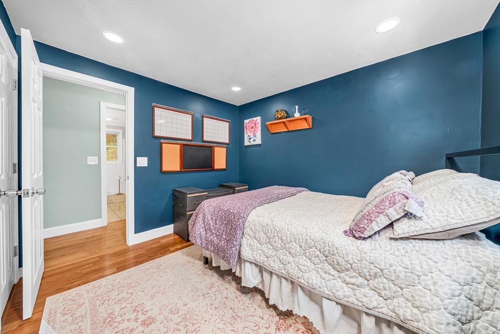 20 Greenlawn Ave