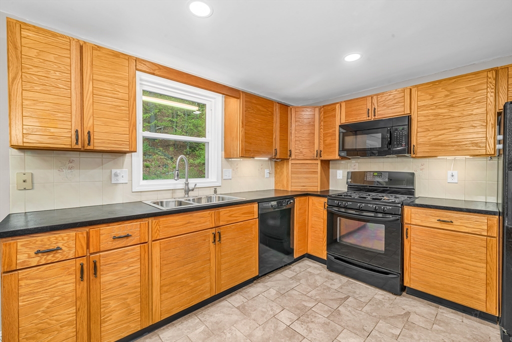 20 Greenlawn Ave