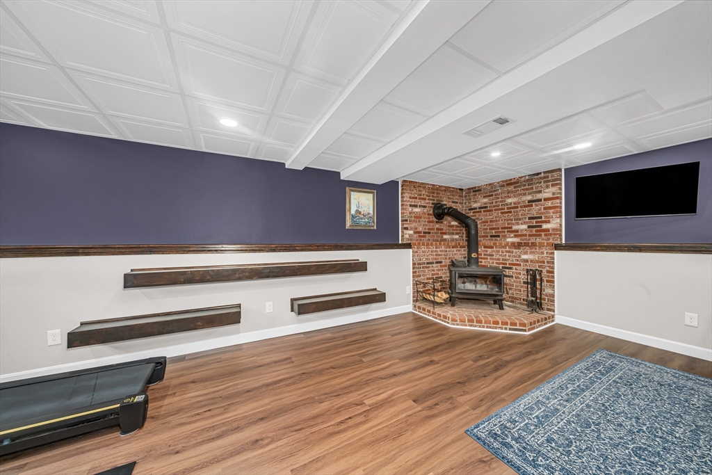 20 Greenlawn Ave