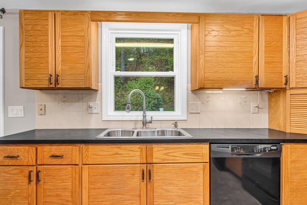 20 Greenlawn Ave
