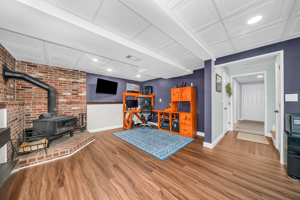 20 Greenlawn Ave