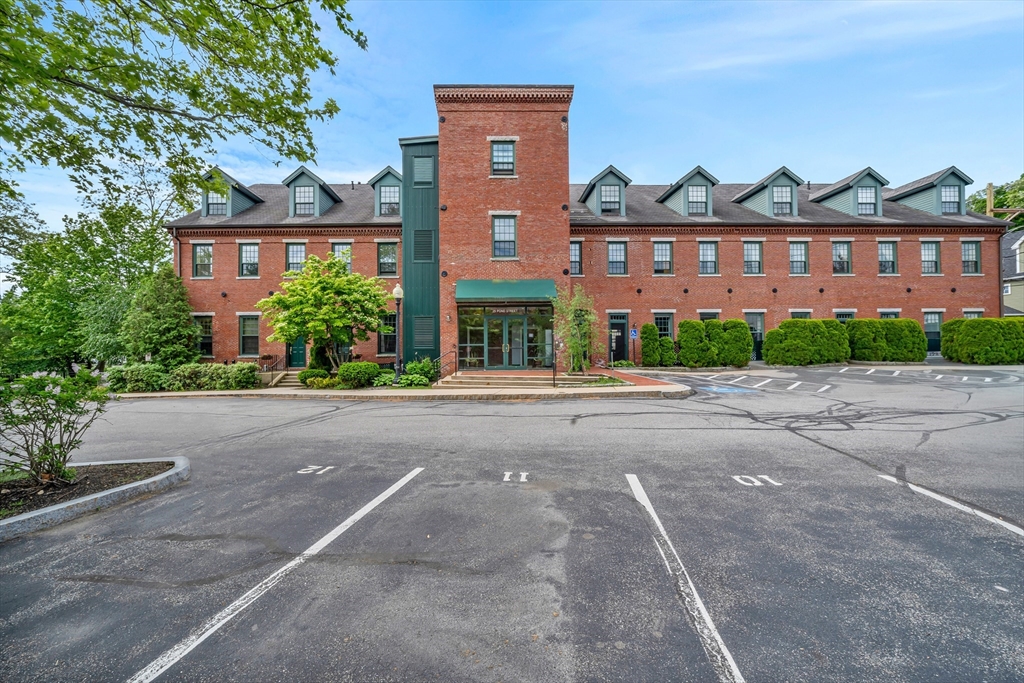 25 Pond St # 203