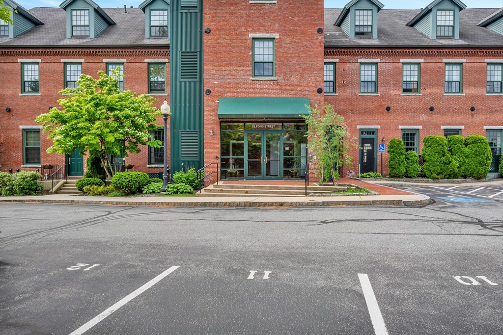 25 Pond St # 203