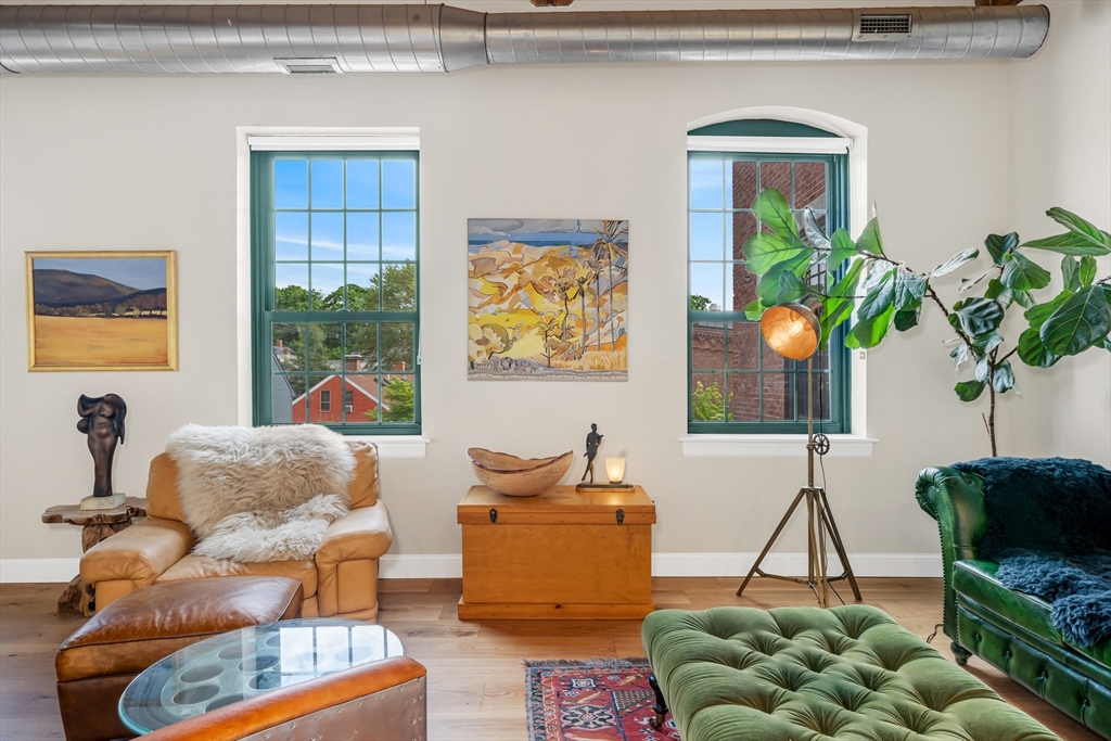 25 Pond St # 203