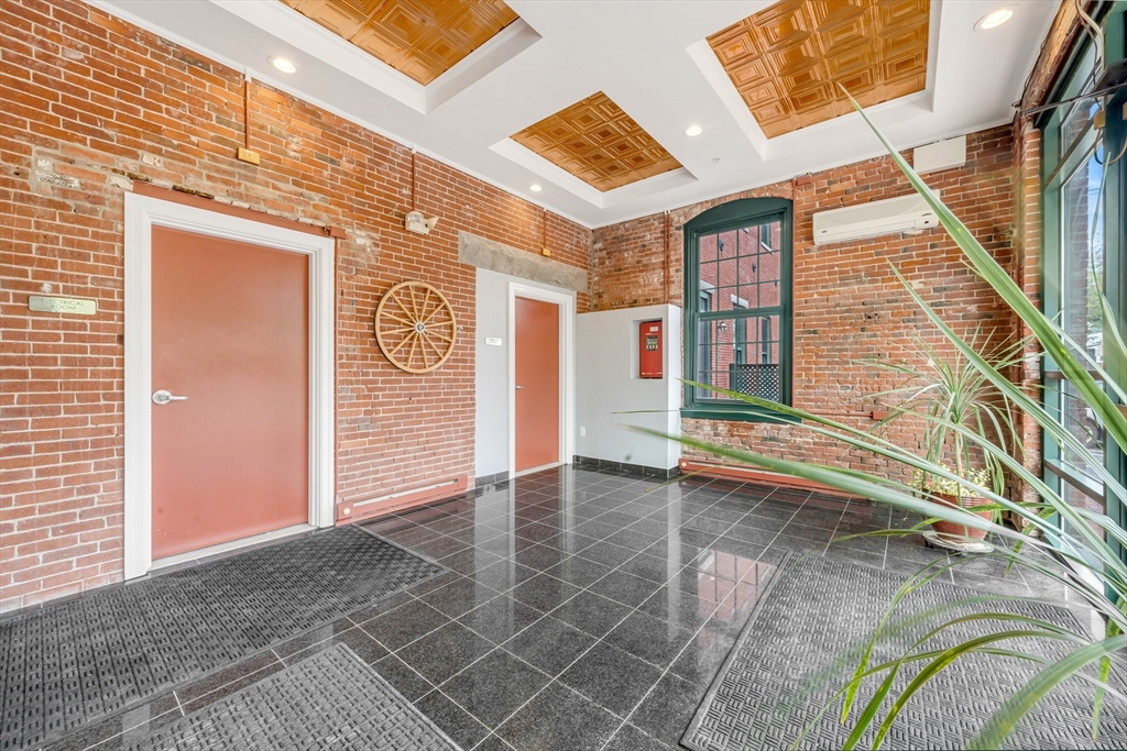 25 Pond St # 203