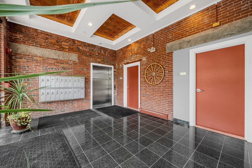 25 Pond St # 203
