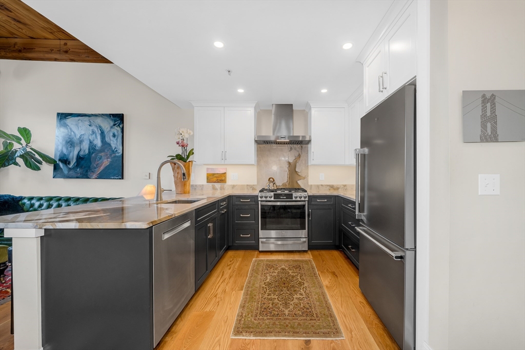 25 Pond St # 203