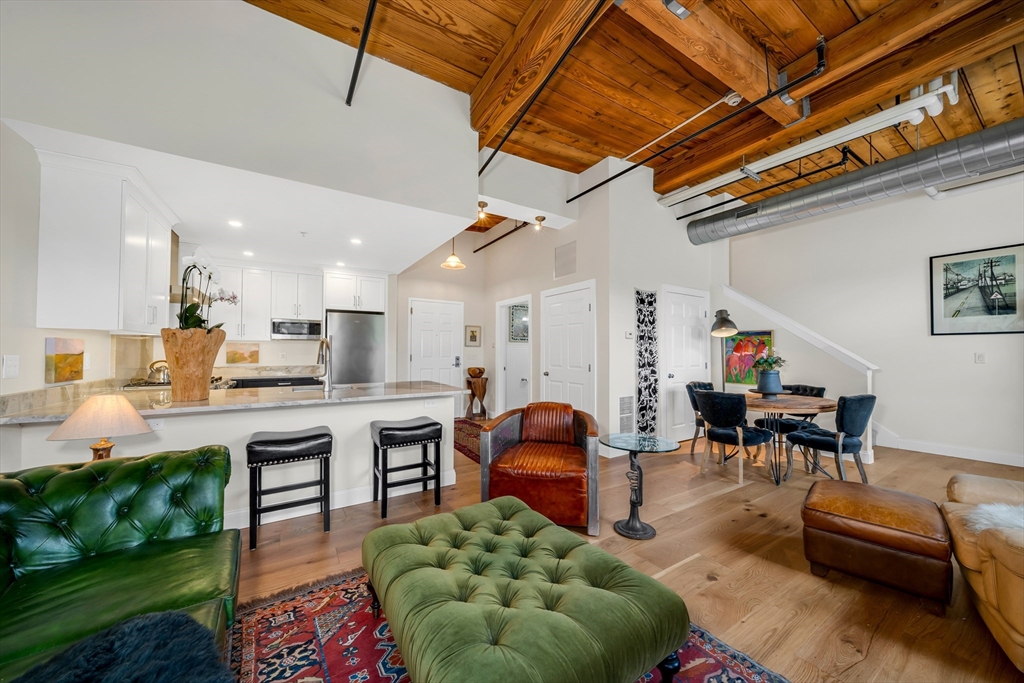 25 Pond St # 203