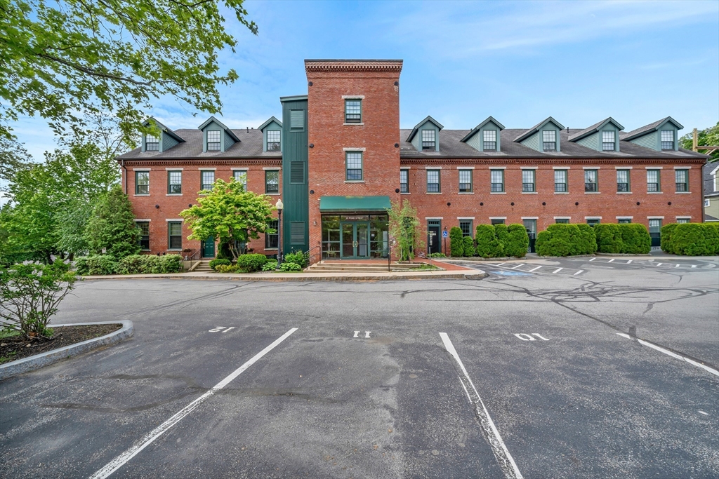 25 Pond St # 203
