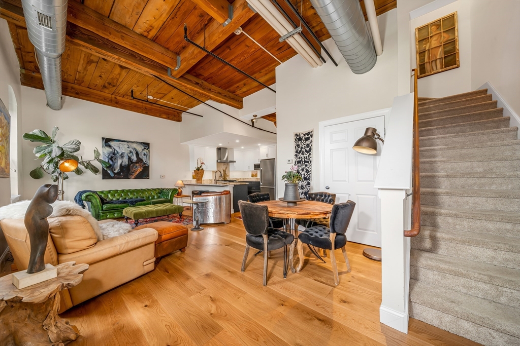 25 Pond St # 203