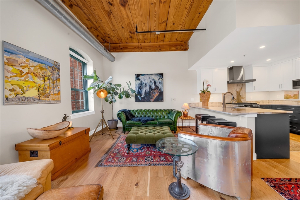 25 Pond St # 203