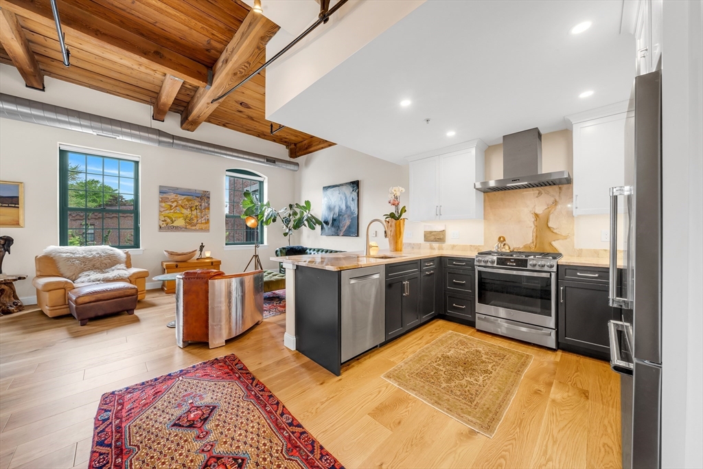 25 Pond St # 203