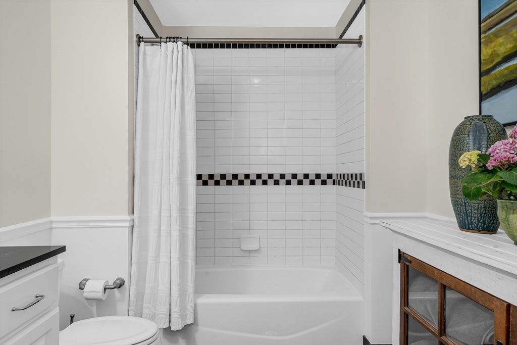 25 Pond St # 203