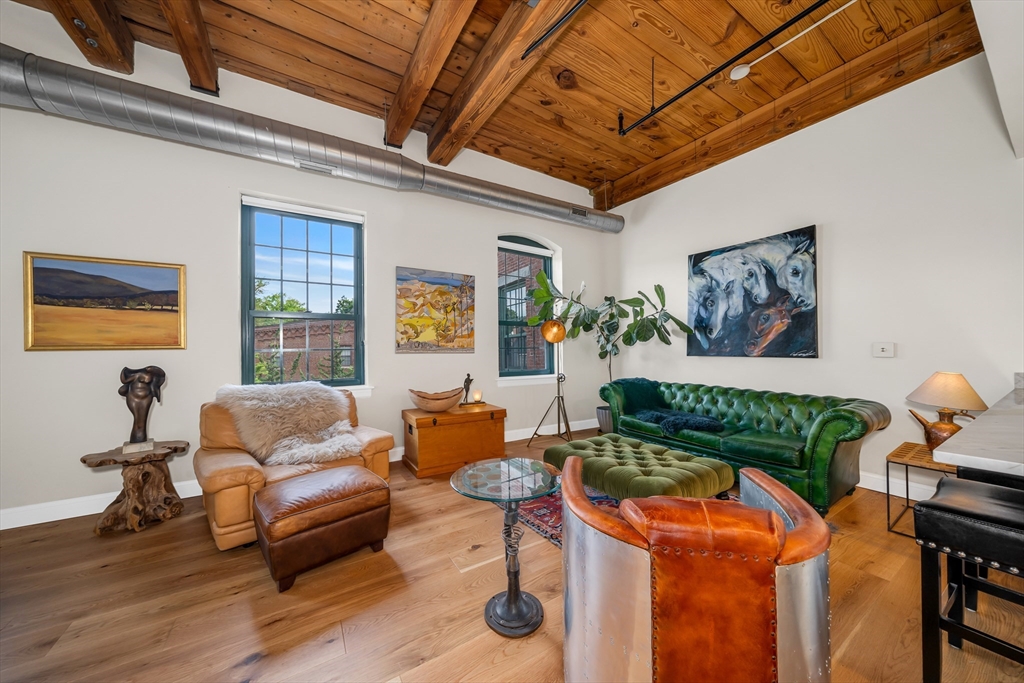 25 Pond St # 203