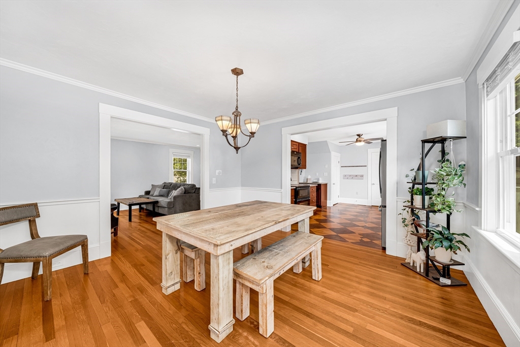 10 Essex St
