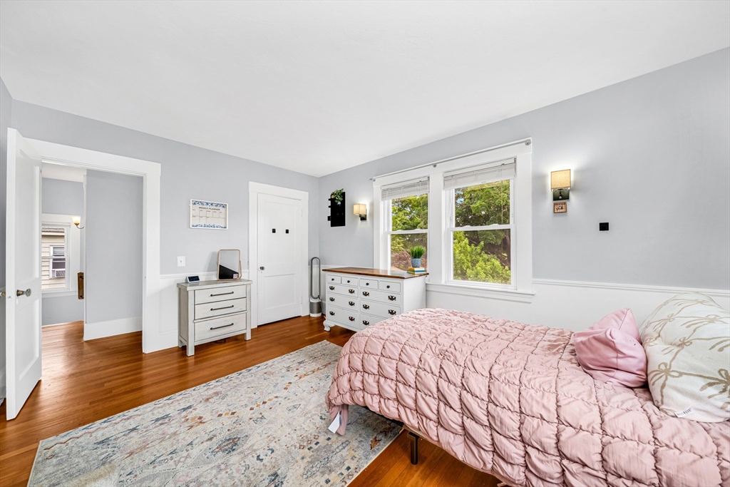 10 Essex St