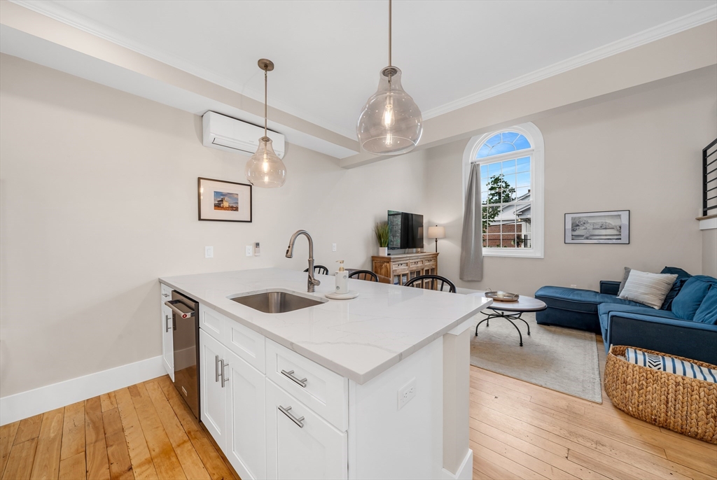 142 Main St # 4