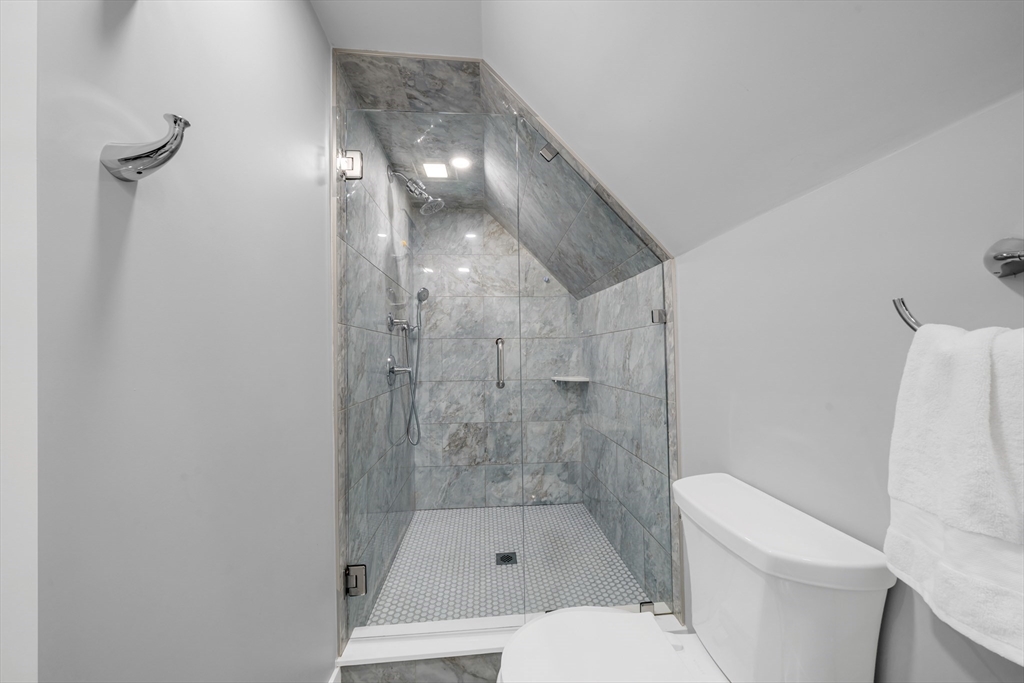 142 Main St # 4