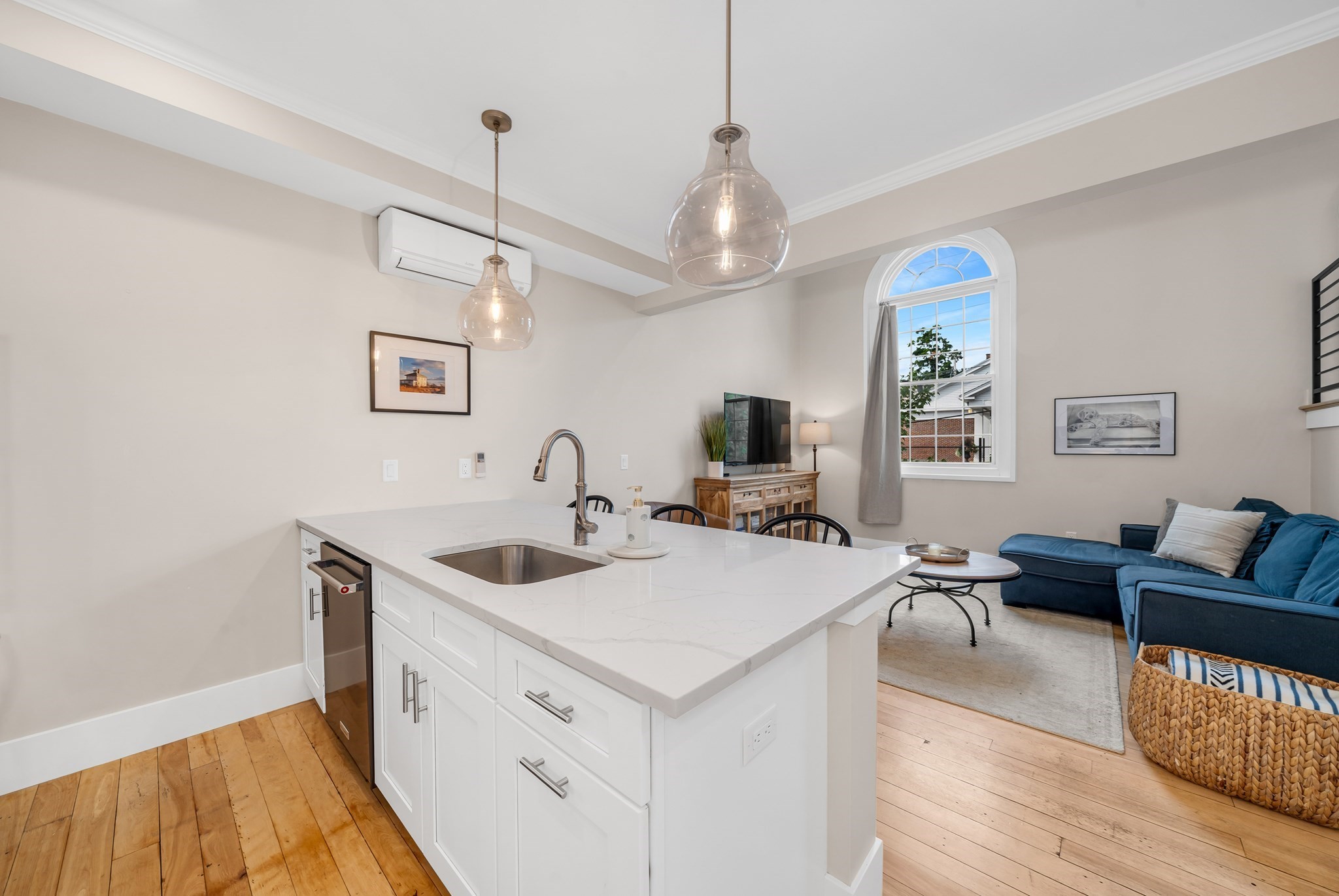 142 Main St # 4
