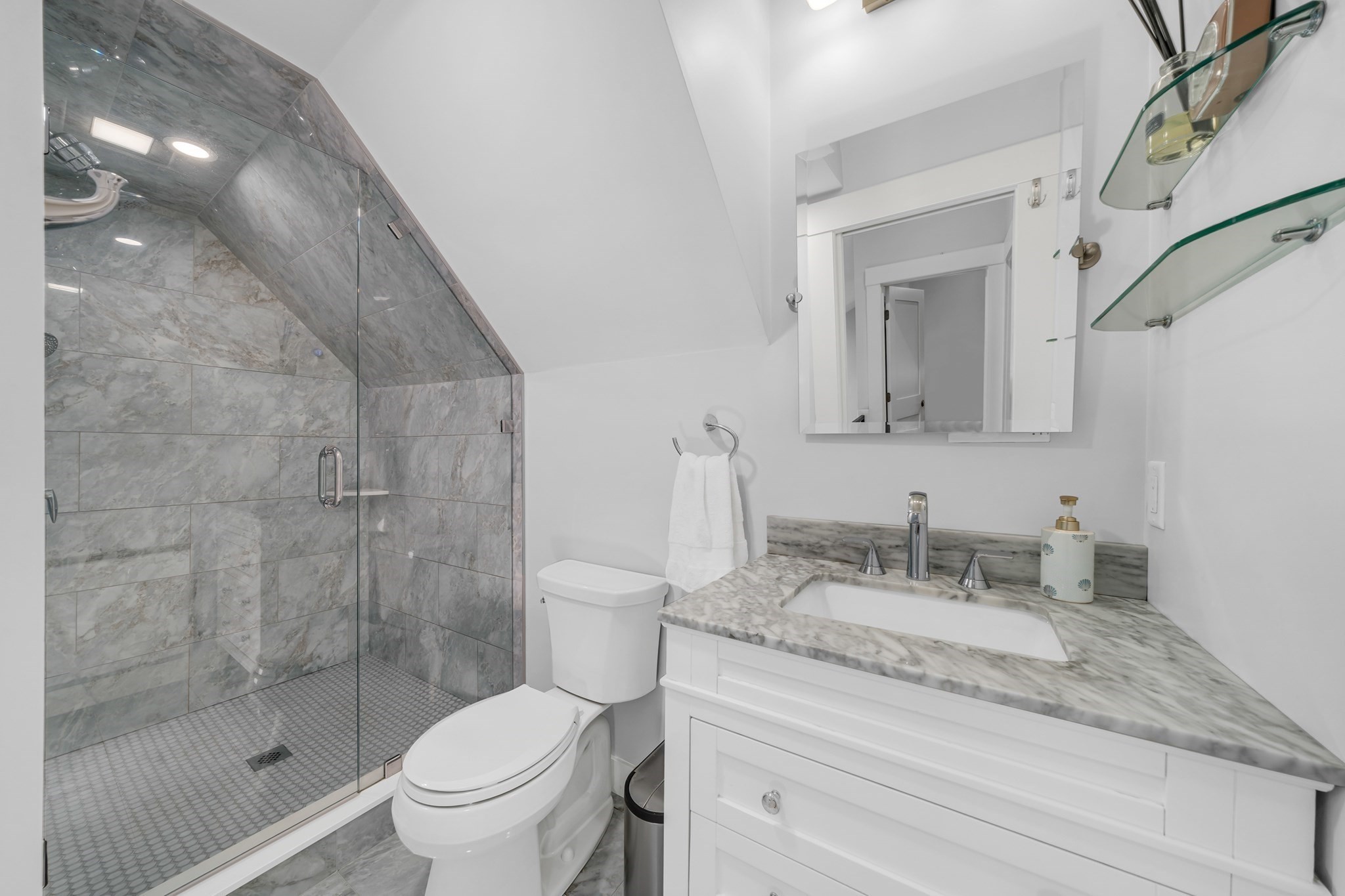 142 Main St # 4