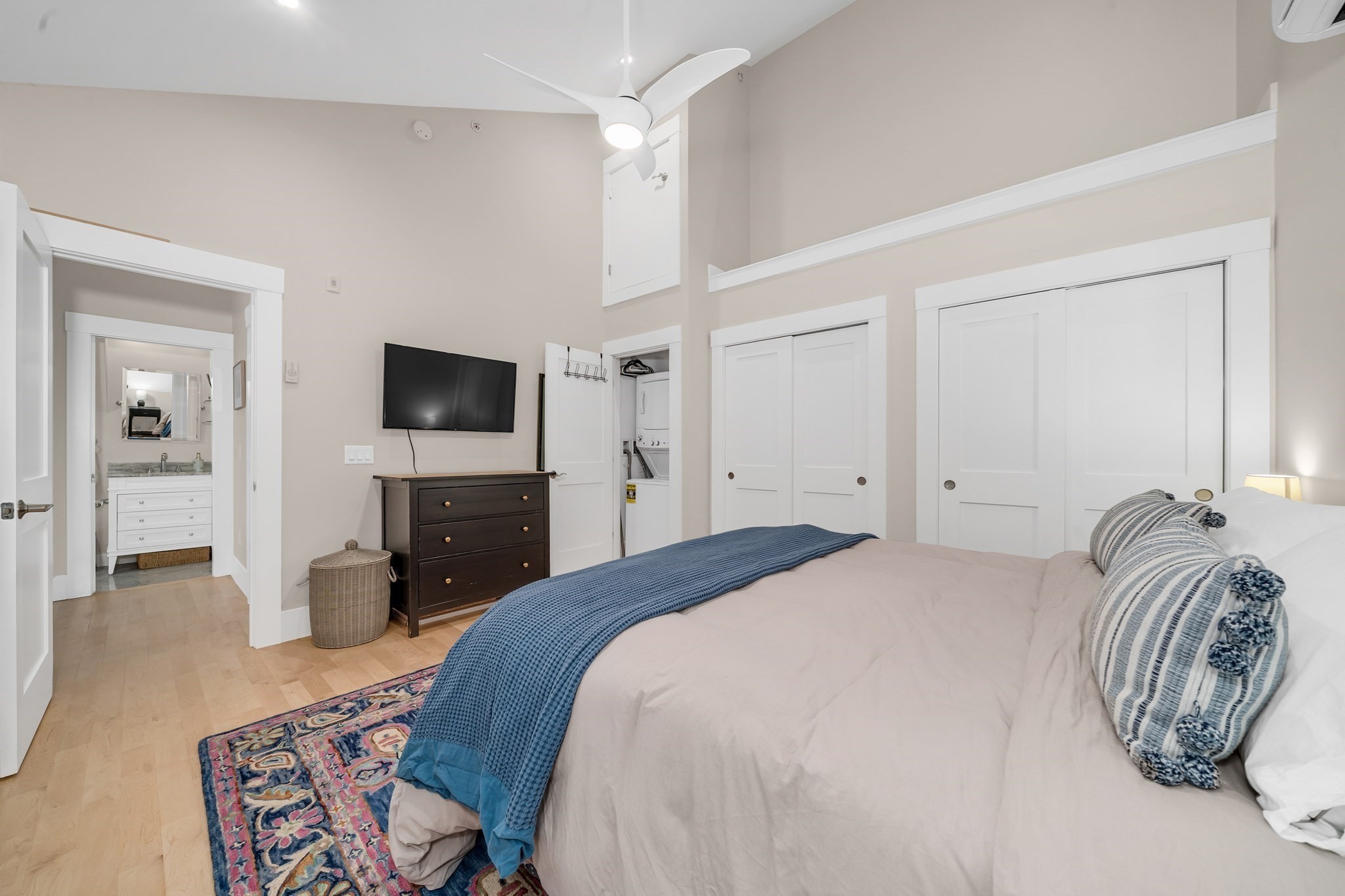 142 Main St # 4