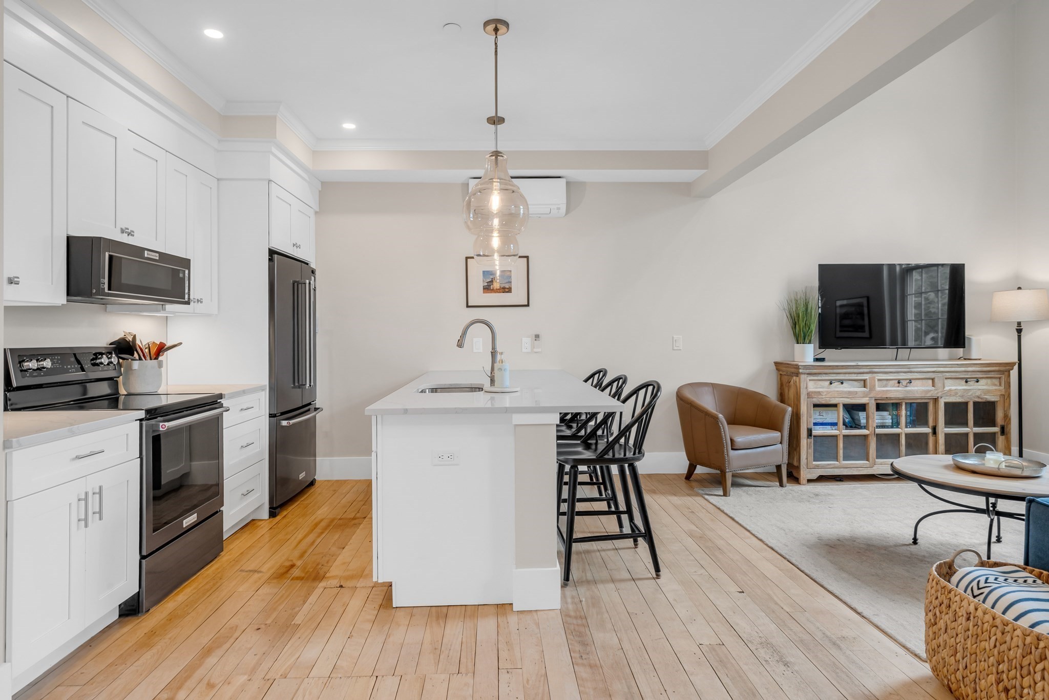 142 Main St # 4
