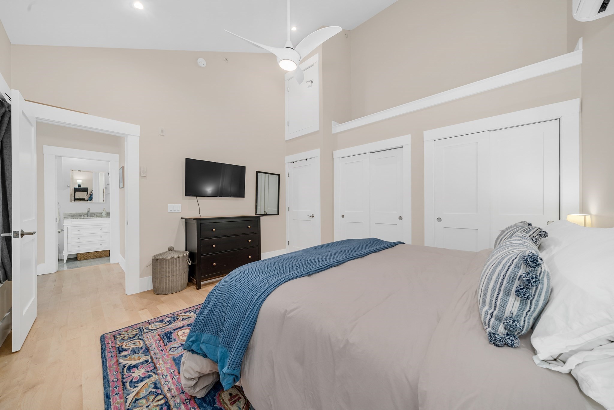142 Main St # 4