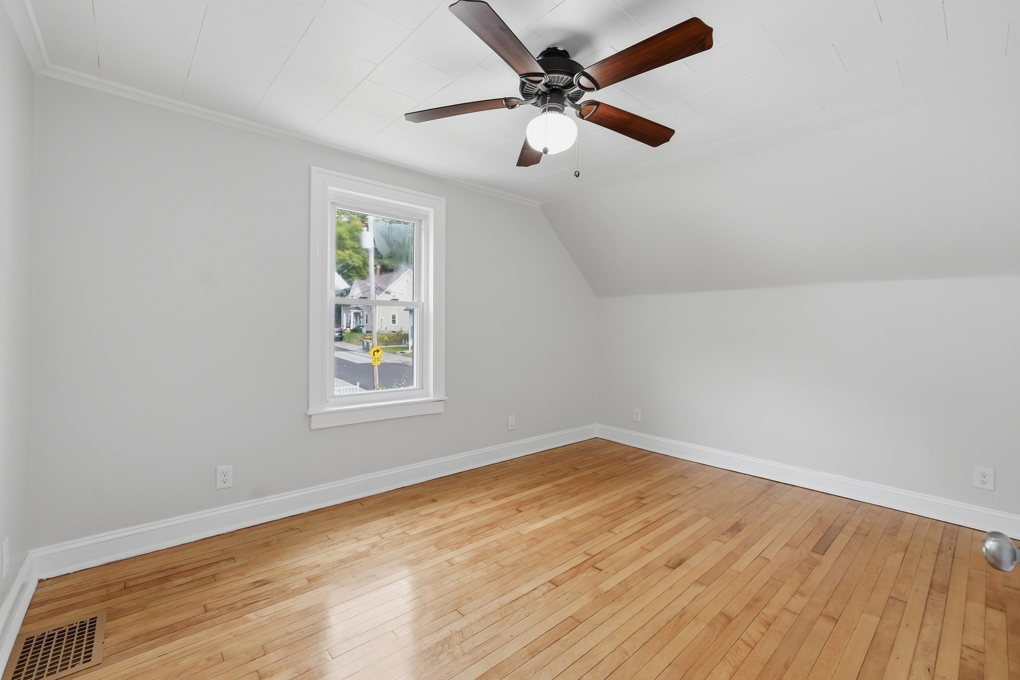 13-15 Maple St
