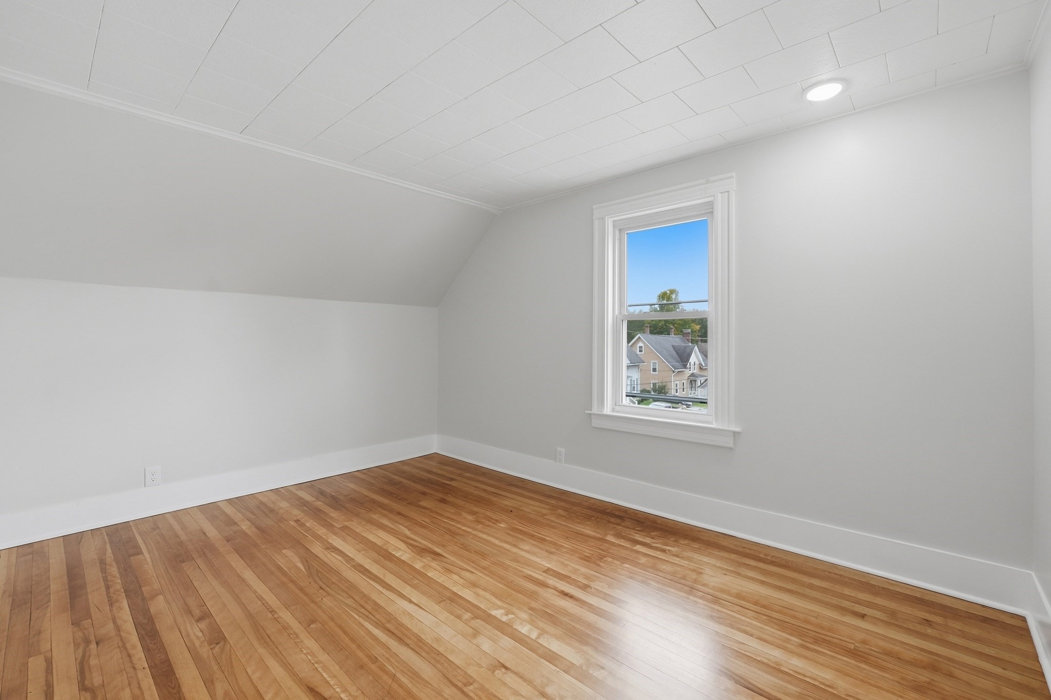 13-15 Maple St