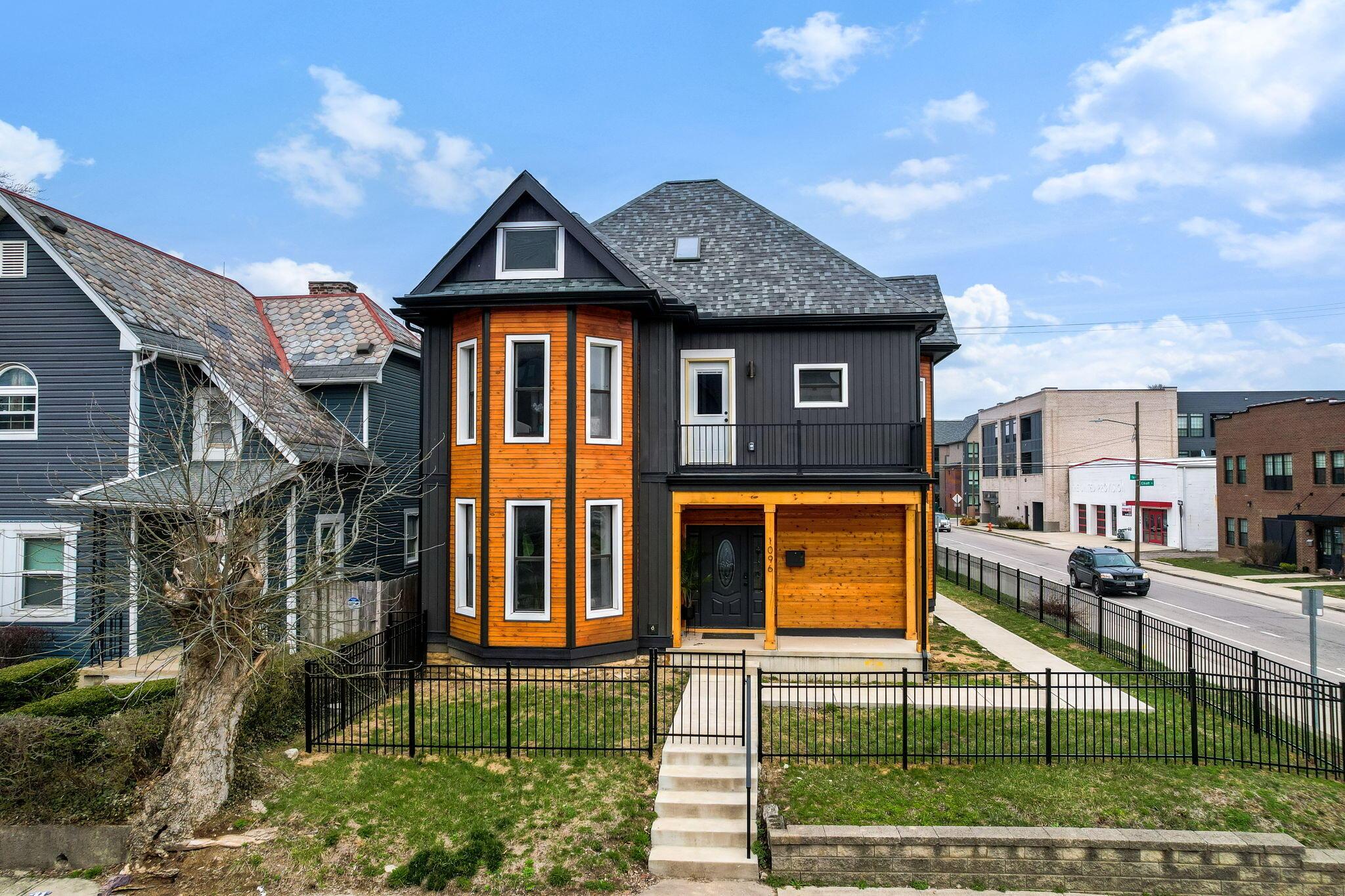 1096 Franklin Avenue
