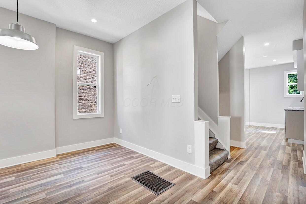 568-570 Kimball Place
