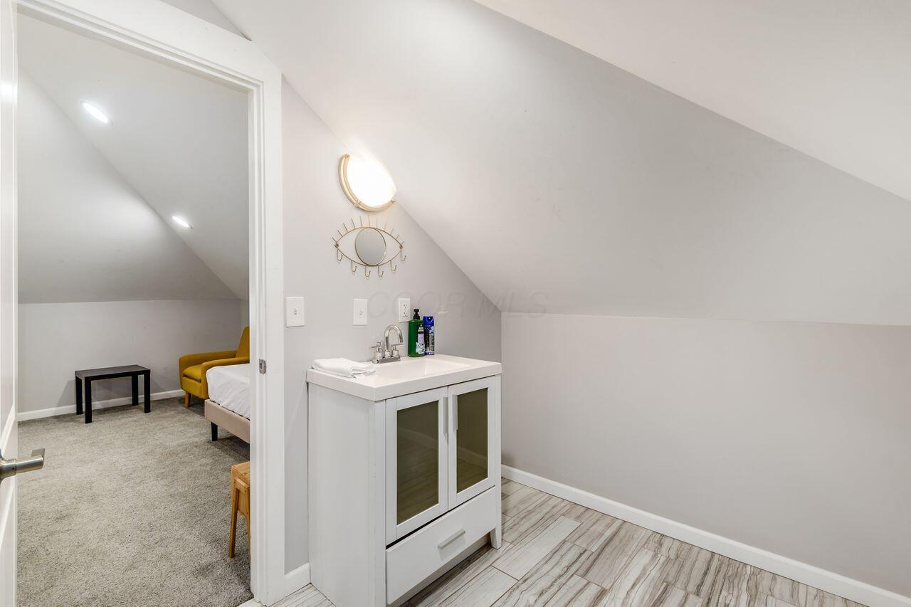 797 N Nelson Road, Columbus