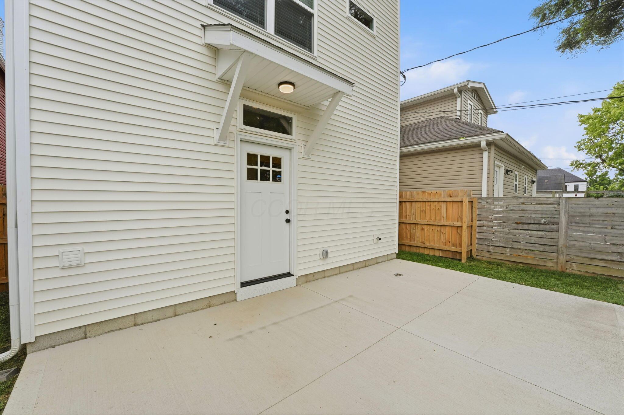 93 N Princeton Avenue