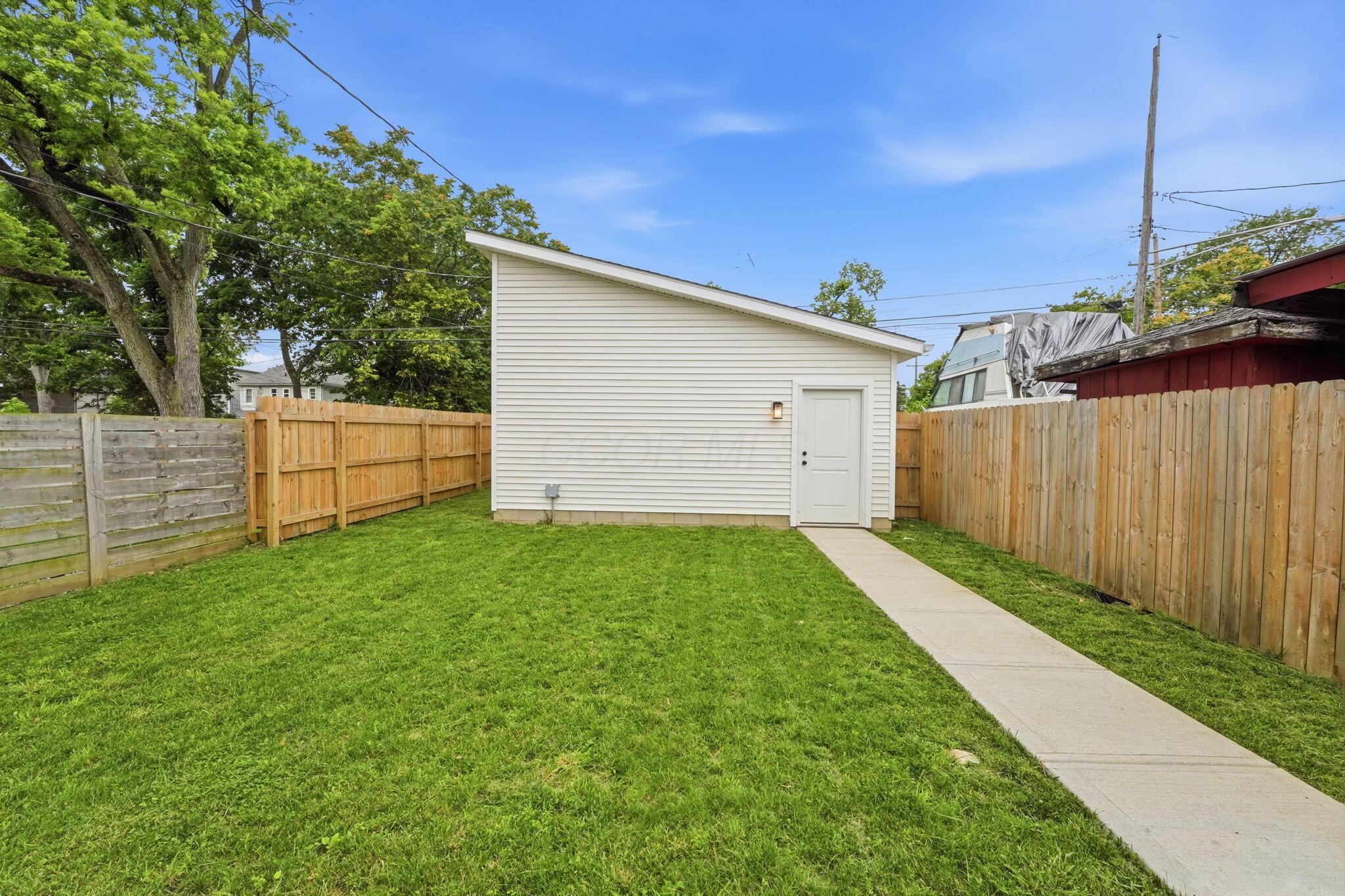 93 N Princeton Avenue