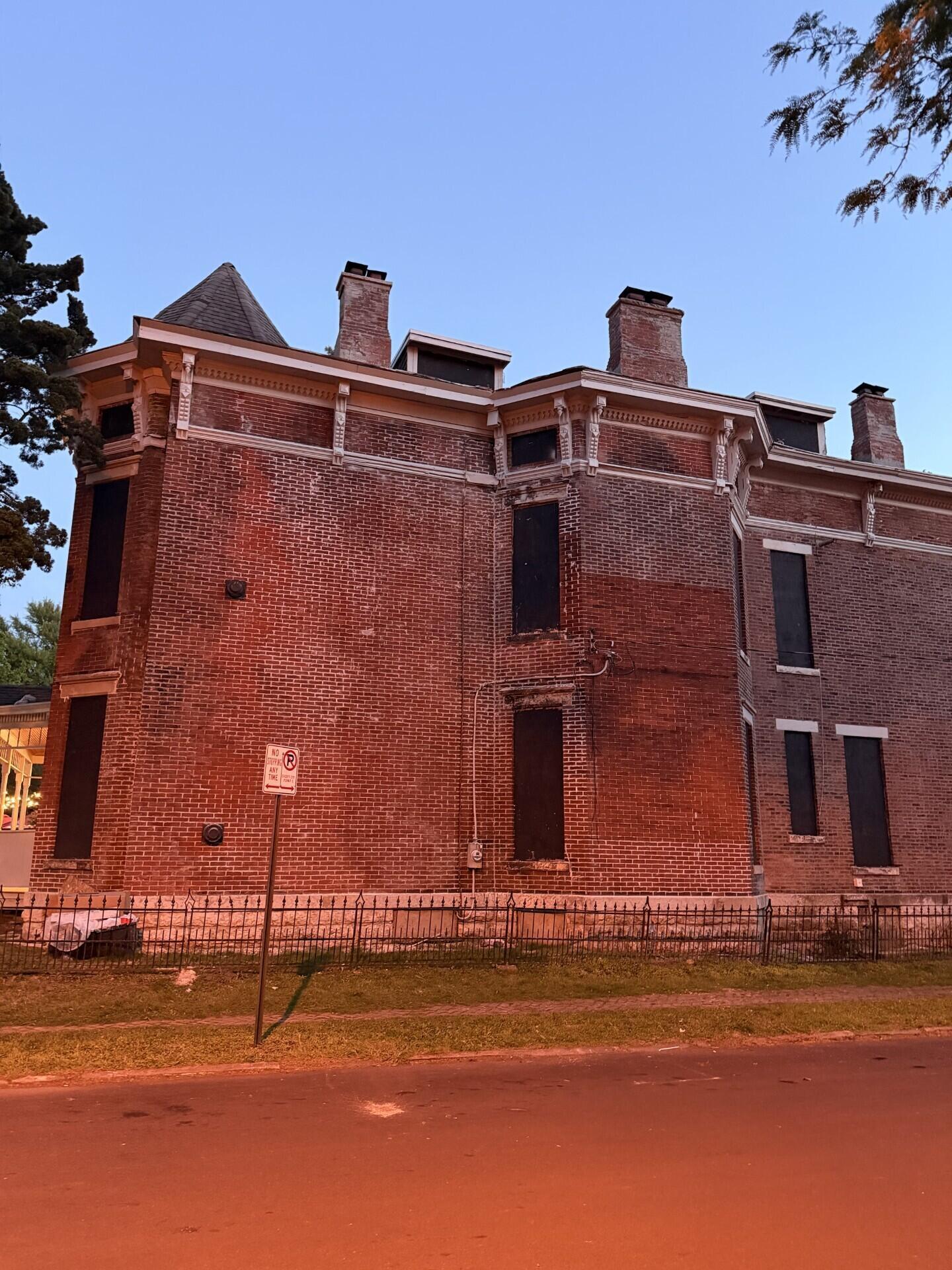 955 S High Street
