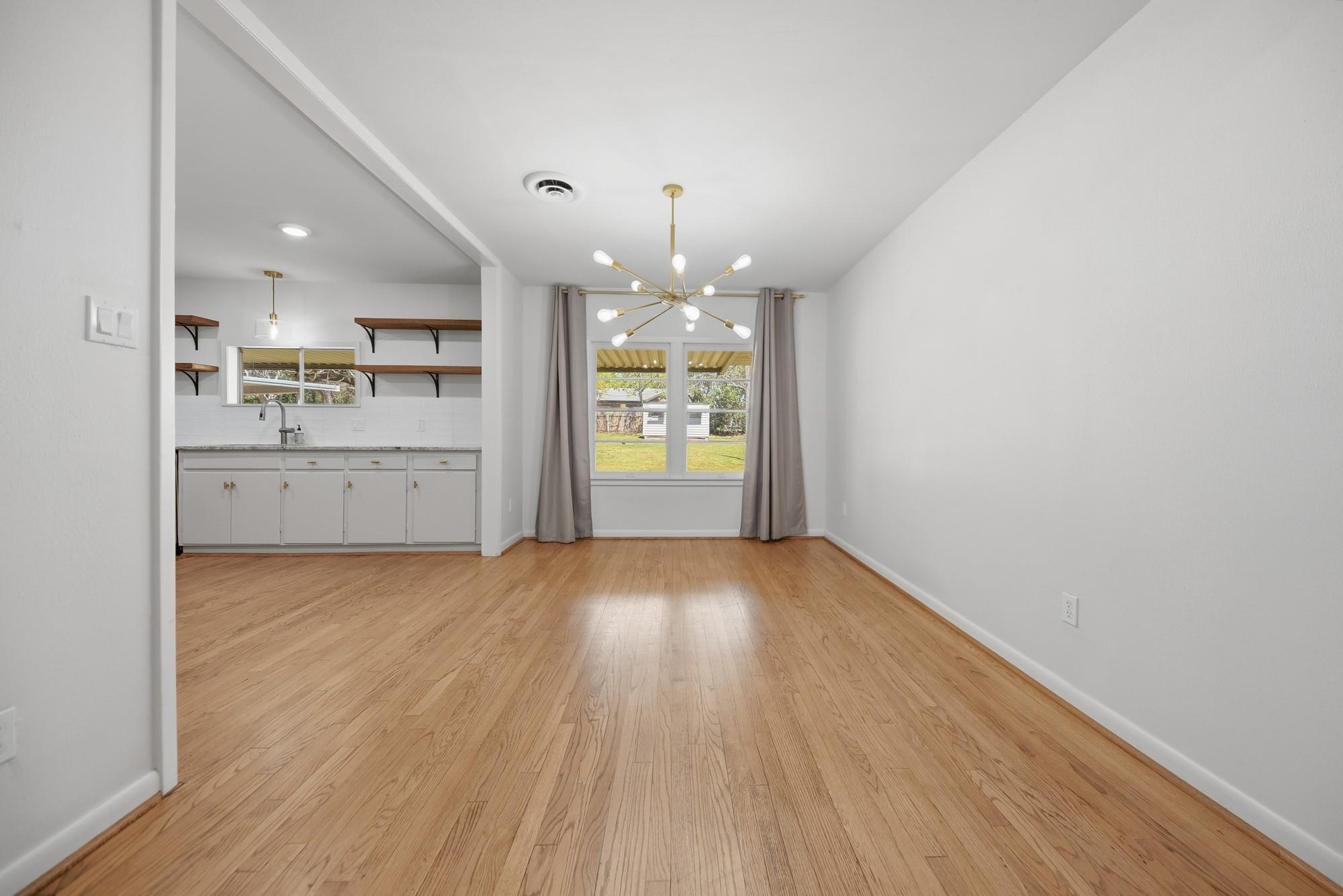 104 E Nichols Street