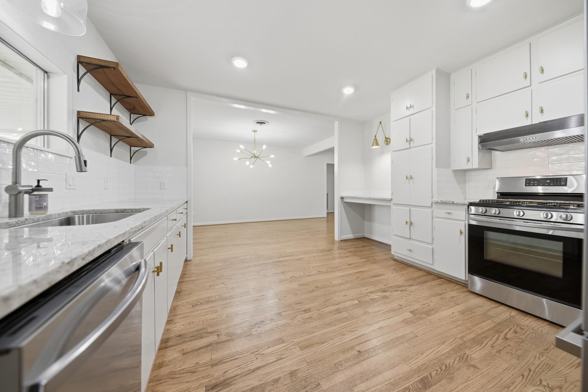 104 E Nichols Street