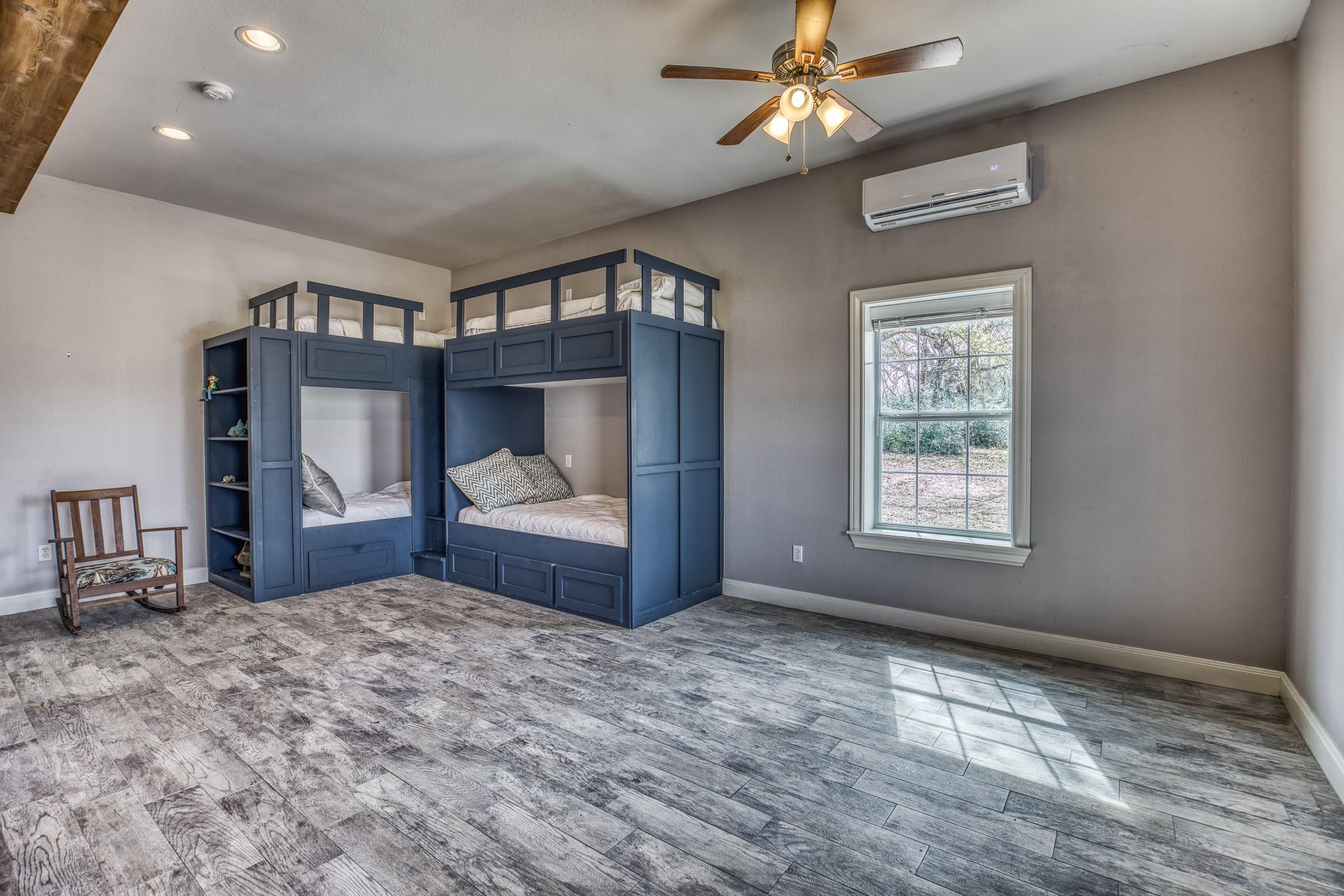 10822 N Korthauer