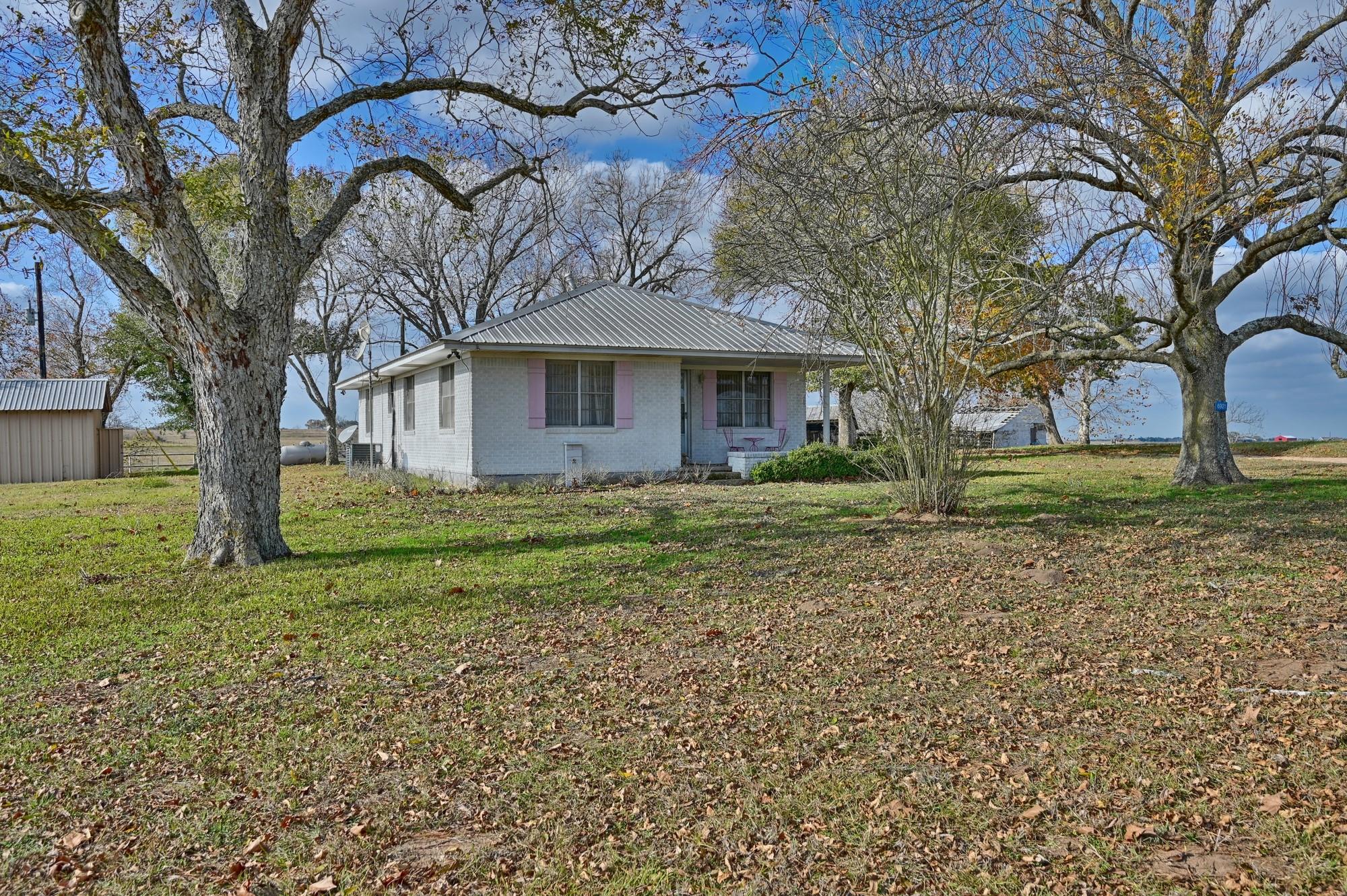 6921 Schulz Lane