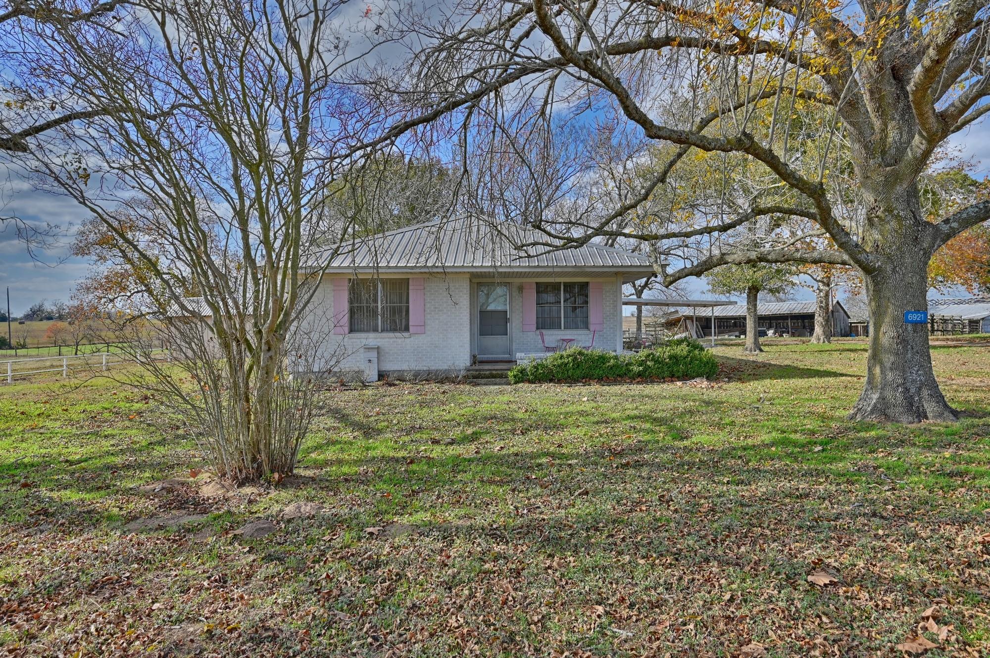 6921 Schulz Lane
