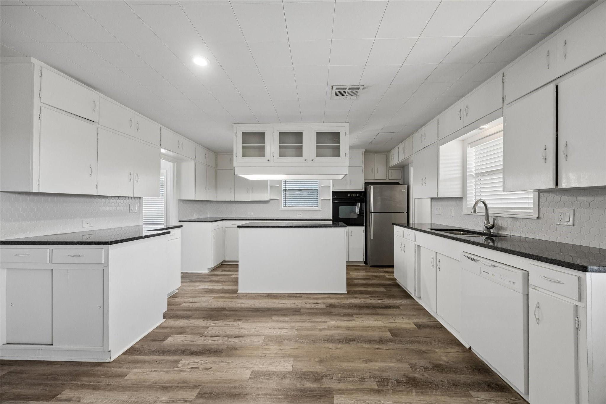 4107 Highway 159 E