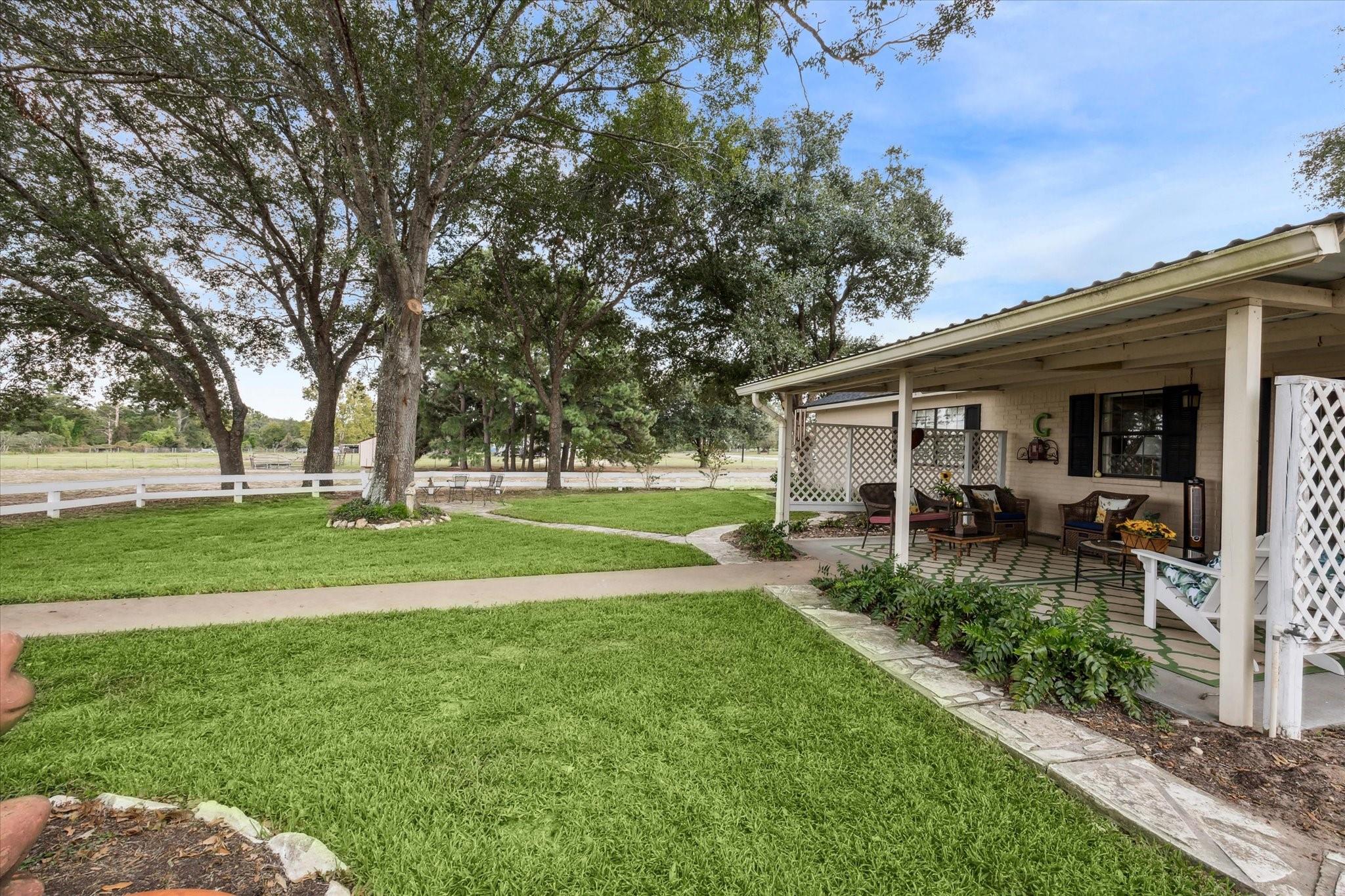 806 W Hacienda